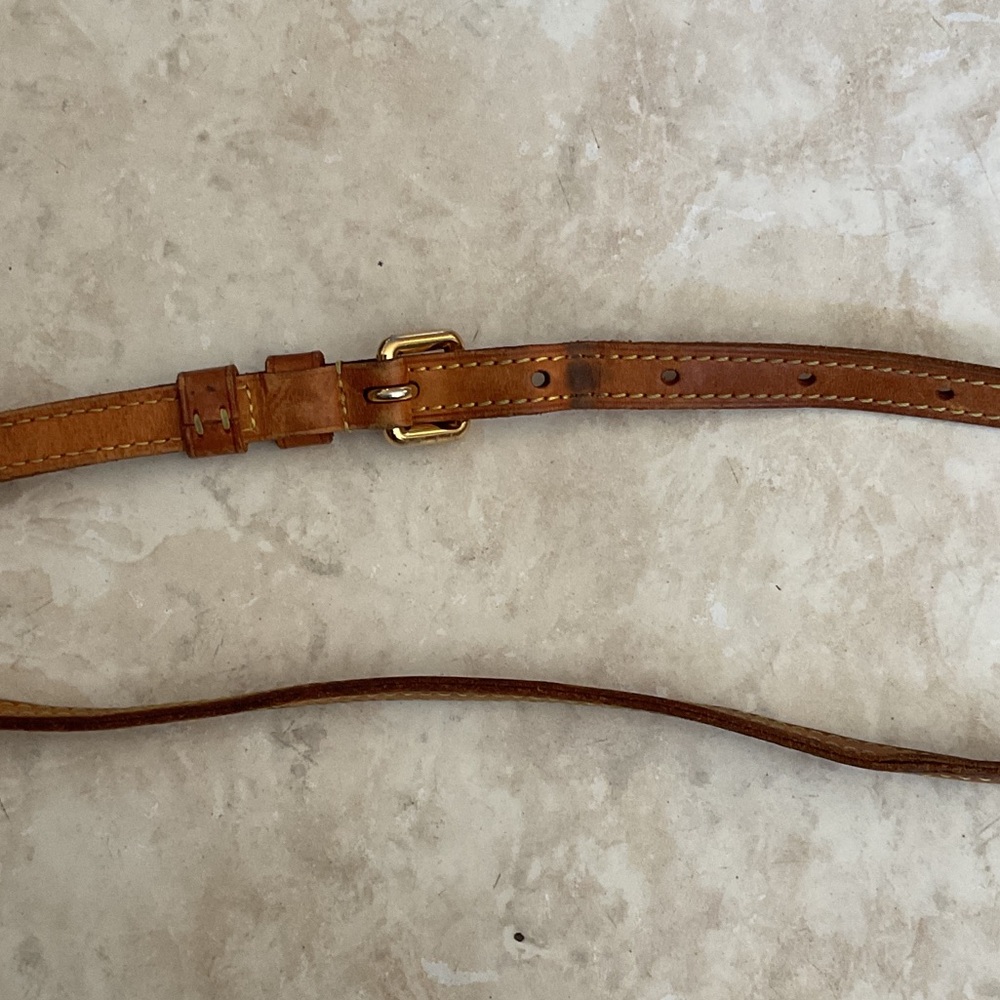 Louis Vuitton Vachetta Leather Adjustable Strap in Tan Brown with Gold Hardware - Picture 5 of 10